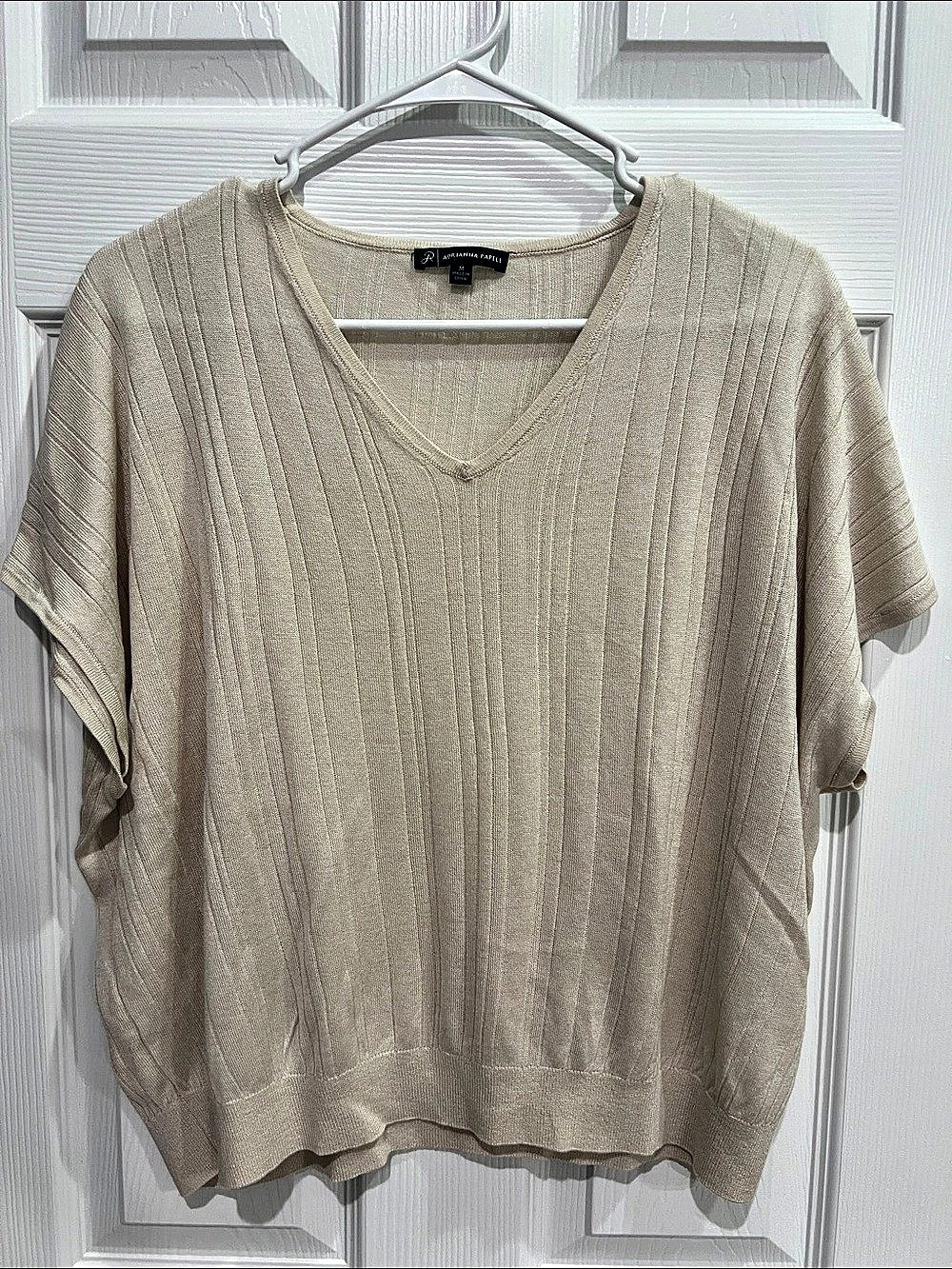 Adrianna Papell Ribbed V-Neck Tunic in Cream Size Medium Like New